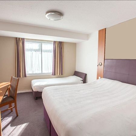 Premier Inn Solihull Buitenkant foto